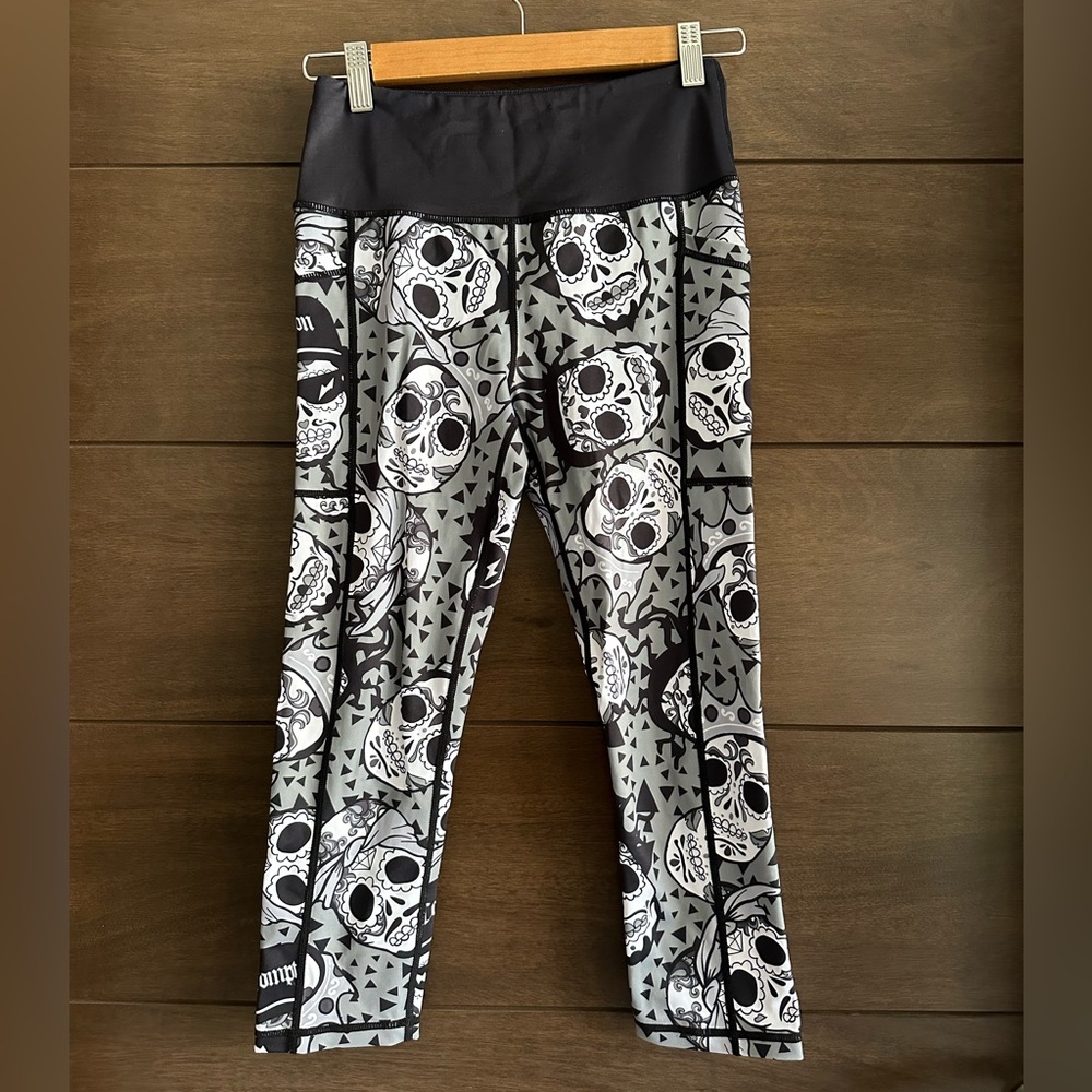 Constantly Varied Gear (CVG) Rap Legends capri leggings XS